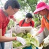 HKRI Care & Share Volunteers collect food and prepare low-carbon meal for singleton elders