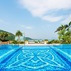 炎炎夏日暢游於酒店25米的室外泳池，絕對是住客最舒暢的消遣。